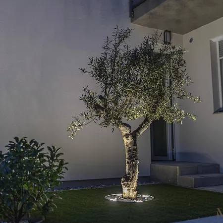 Melomi Apartman Sarvar Exterior photo