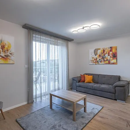 Melomi Apartman Sarvar Exterior photo